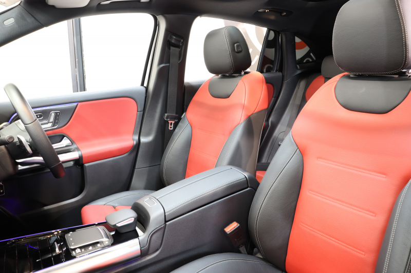 メルセデスベンツ GLA GLA200d 4MATIC AMGﾗｲﾝ AMGﾚｻﾞｰｴｸｽｸﾙｰｼﾌﾞ&ｱﾄﾞﾊﾞﾝｽﾄﾞ&ﾅﾋﾞｹﾞｰｼｮﾝ&ﾚｰﾀﾞｰｾｰﾌﾃｨPKG　ｷｰﾚｽｺﾞｰ 赤/黒本革 ﾊﾟﾉﾗﾏSR ﾍｯﾄﾞｱｯﾌﾟD MBUXﾅﾋﾞTV BT音楽 ｱﾄﾞﾊﾞﾝｽﾄﾞｻｳﾝﾄﾞ 360ｶﾒﾗ PTS LEDﾗｲﾄ ﾊﾝｽﾞﾌﾘｰA AMGｴｱﾛ&20AW 8AT　2年保証