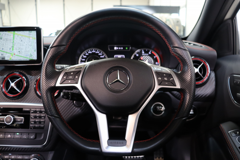 AMG Aクラス A45 4MATIC ﾚｰﾀﾞｰｾｰﾌﾃｨPKG　1ｵｰﾅｰ 黒本革 ﾊﾟﾉﾗﾏSR HDDﾅﾋﾞTV BT音楽 Bｶﾒﾗ PTS DSRC ｷｾﾉﾝﾗｲﾄ ﾚｯﾄﾞｼｰﾄﾍﾞﾙﾄ AMG専用装備&ﾁｭｰﾆﾝｸﾞ 7AT　2年保証
