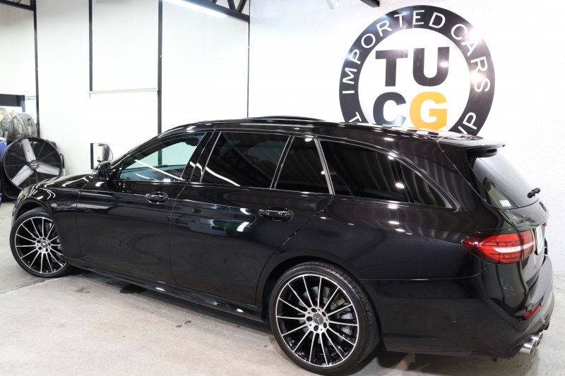 AMG Eクラス E53 4MATIC+ ｽﾃｰｼｮﾝﾜｺﾞﾝ ｴｸｽｸﾙｰｼﾌﾞ&ﾚｰﾀﾞｰｾｰﾌﾃｨPKG　ISG搭載 後期 ｷｰﾚｽｺﾞｰ  黒本革 ﾍﾞﾝﾁﾚｰﾀｰ ﾊﾟﾉﾗﾏSR HUD MBUXﾅﾋﾞTV&ARﾅﾋﾞ ｽﾏﾎ連携 ﾌﾞﾙﾒｽﾀｰ 360ｶﾒﾗ PTS LEDﾗｲﾄ 自動Rｹﾞｰﾄ AMG専用装備&ﾁｭｰﾆﾝｸﾞ ｸﾛｰｼﾞﾝｸﾞS 9AT　2年保証