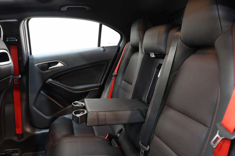AMG Aクラス A45 4MATIC ﾚｰﾀﾞｰｾｰﾌﾃｨPKG　中期 ｷｰﾚｽｺﾞｰ 黒本革 ﾚｯﾄﾞｼｰﾄﾍﾞﾙﾄ ﾊﾟﾉﾗﾏSR HDDﾅﾋﾞTV&ｷｬﾝｾﾗｰ ﾊﾞｯｸｶﾒﾗ PTS ｷｾﾉﾝ AMG専用装備&ﾁｭｰﾆﾝｸﾞ 7AT 希少色ﾕﾆﾊﾞｰｽﾌﾞﾙｰ　2年保証