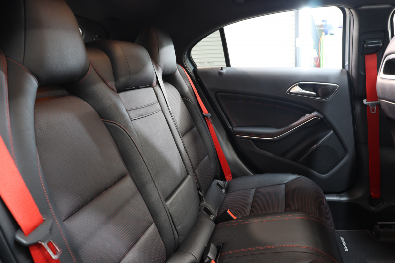 AMG Aクラス A45 4MATIC ﾚｰﾀﾞｰｾｰﾌﾃｨPKG　中期 ｷｰﾚｽｺﾞｰ 黒本革 ﾚｯﾄﾞｼｰﾄﾍﾞﾙﾄ ﾊﾟﾉﾗﾏSR HDDﾅﾋﾞTV&ｷｬﾝｾﾗｰ ﾊﾞｯｸｶﾒﾗ PTS ｷｾﾉﾝ AMG専用装備&ﾁｭｰﾆﾝｸﾞ 7AT 希少色ﾕﾆﾊﾞｰｽﾌﾞﾙｰ　2年保証