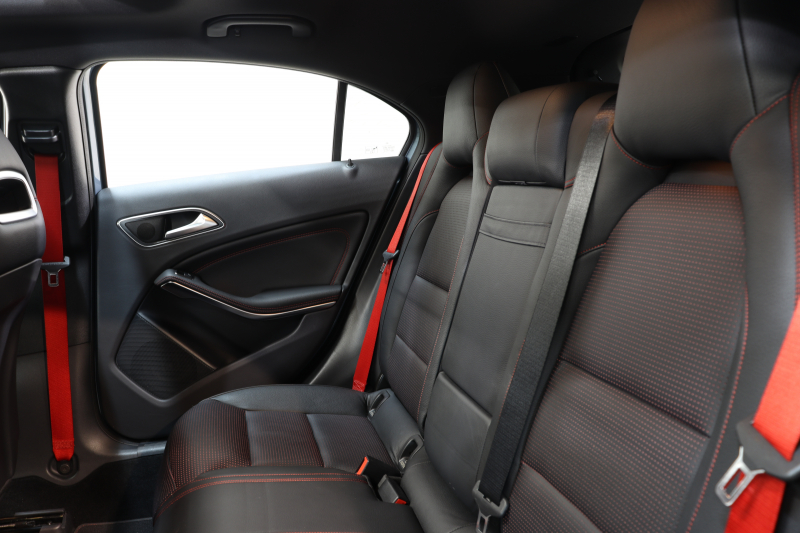AMG Aクラス A45 4MATIC ﾚｰﾀﾞｰｾｰﾌﾃｨPKG　中期 ｷｰﾚｽｺﾞｰ 黒本革 ﾚｯﾄﾞｼｰﾄﾍﾞﾙﾄ ﾊﾟﾉﾗﾏSR HDDﾅﾋﾞTV&ｷｬﾝｾﾗｰ ﾊﾞｯｸｶﾒﾗ PTS ｷｾﾉﾝ AMG専用装備&ﾁｭｰﾆﾝｸﾞ 7AT 希少色ﾕﾆﾊﾞｰｽﾌﾞﾙｰ　2年保証
