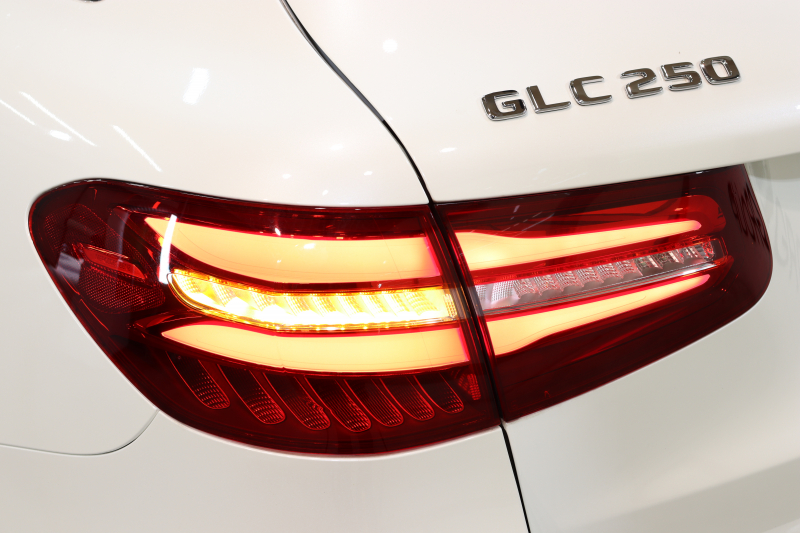 メルセデスベンツ GLC GLC250 4MATIC ｽﾎﾟｰﾂ ﾚｰﾀﾞｰｾｰﾌﾃｨPKG　ｷｰﾚｽｺﾞｰ ﾚｻﾞｰDINAMICAｼｰﾄ ﾍｯﾄﾞｱｯﾌﾟD HDDﾅﾋﾞTV BT音楽 360ｶﾒﾗ PTS LEDﾗｲﾄ ﾊﾝｽﾞﾌﾘｰA AMGｴｱﾛ&19AW ｴｱｻｽ ﾀﾞｲﾅﾐｯｸS 9AT　2年保証