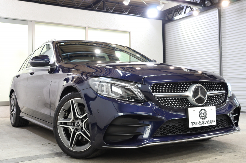 メルセデスベンツ Cクラス C200ｽﾃｰｼｮﾝﾜｺﾞﾝ AVG AMGﾗｲﾝ ﾚｻﾞｰｴｸｽｸﾙｰｼﾌﾞ&ﾚｰﾀﾞｰｾｰﾌﾃｨPKG　BSG搭載 後期 ｷｰﾚｽｺﾞｰ 黒本革 ﾍｯﾄﾞｱｯﾌﾟD HDDﾅﾋﾞTV ｽﾏﾎ連携 ﾌﾞﾙﾒｽﾀｰ ﾊﾞｯｸｶﾒﾗ PTS LEDﾗｲﾄ ﾊﾝｽﾞﾌﾘｰA AMGｴｱﾛ&18AW 希少色ｶﾊﾞﾝｻｲﾄﾌﾞﾙｰ 9AT　2年保証