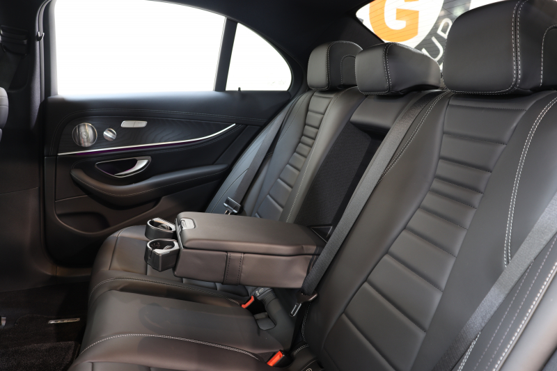 メルセデスベンツ Eクラス E220d ｽﾎﾟｰﾂ AMGﾗｲﾝｲﾝﾃﾘｱ&ｴｸｽｸﾙｰｼﾌﾞ&ﾚｰﾀﾞｰｾｰﾌﾃｨPKG　後期 1ｵｰﾅｰ MEｺﾈｸﾄ ｷｰﾚｽｺﾞｰ 黒本革 ﾍｯﾄﾞｱｯﾌﾟD MBUXﾅﾋﾞTV&ARﾅﾋﾞ ｽﾏﾎ連携 ﾌﾞﾙﾒｽﾀｰ 360ｶﾒﾗ PTS LEDﾗｲﾄ 自動ﾄﾗﾝｸ AMGｴｱﾛ&19AW ﾜｲﾔﾚｽ充電 9AT　2年保証