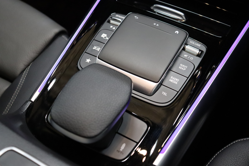 AMG GLA GLA45S 4MATIC+ ﾚｰﾀﾞｰｾｰﾌﾃｨPKG　現行 ｷｰﾚｽｺﾞｰ 灰/黒本革 ﾊﾟﾉﾗﾏSR MBUXﾅﾋﾞTV BT音楽 360ｶﾒﾗ PTS LEDﾗｲﾄ ﾊﾝｽﾞﾌﾘｰA AMG専用装備&ﾁｭｰﾆﾝｸﾞ ﾜｲﾔﾚｽ充電 8AT 希少色ﾏｳﾝﾃﾝｸﾞﾚｰ　2年保証