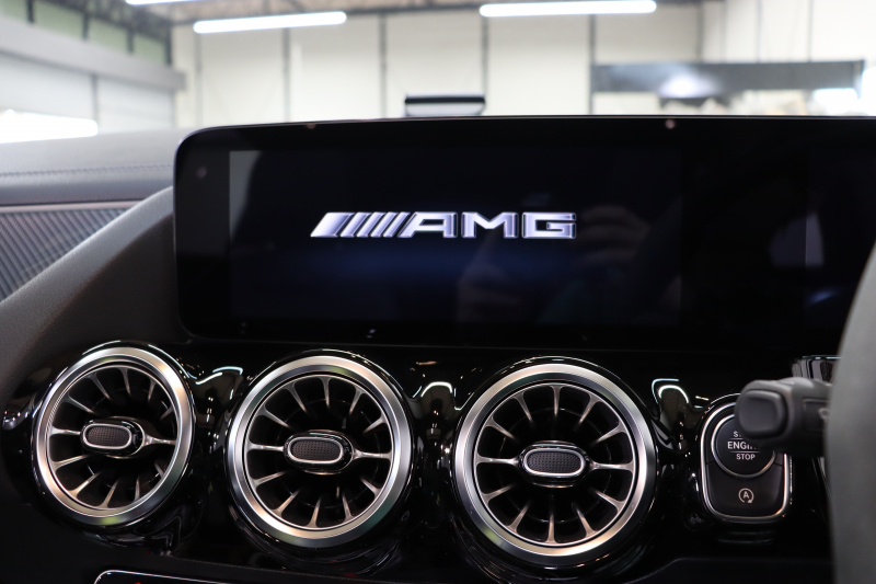 AMG GLA GLA45S 4MATIC+ ﾚｰﾀﾞｰｾｰﾌﾃｨPKG　現行 ｷｰﾚｽｺﾞｰ 灰/黒本革 ﾊﾟﾉﾗﾏSR MBUXﾅﾋﾞTV BT音楽 360ｶﾒﾗ PTS LEDﾗｲﾄ ﾊﾝｽﾞﾌﾘｰA AMG専用装備&ﾁｭｰﾆﾝｸﾞ ﾜｲﾔﾚｽ充電 8AT 希少色ﾏｳﾝﾃﾝｸﾞﾚｰ　2年保証
