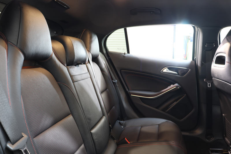 メルセデスベンツ GLA GLA250 4MATIC ｽﾎﾟｰﾂ AMGｴｸｽｸﾙｰｼﾌﾞ&ﾚｰﾀﾞｰｾｰﾌﾃｨPKG　ﾚｯﾄﾞｽﾃｯﾁ入りﾌﾞﾗｯｸﾚｻﾞｰｼｰﾄ 純正HDDﾅﾋﾞTV BT音楽 ﾊﾞｯｸ/ｻｲﾄﾞ/ﾌﾛﾝﾄｶﾒﾗ PTS DSRC ｷｾﾉﾝ 自動Rｹﾞｰﾄ AMGｴｱﾛ&18AW ﾀﾞｲﾅﾐｯｸｾﾚｸﾄ ﾊﾞﾘｭｰPKGﾌﾟﾗｽ ﾄﾞﾗﾚｺ　2年保証