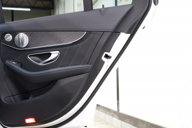 AMG Cクラス C63 ｴｸｽｸﾙｰｼﾌﾞ&ﾚｰﾀﾞｰｾｰﾌﾃｨPKG　ｷｰﾚｽｺﾞｰ 黒本革 ﾊﾟﾉﾗﾏSR ﾍｯﾄﾞｱｯﾌﾟD HDDﾅﾋﾞTV BT音楽 ﾌﾞﾙﾒｽﾀｰ ﾊﾞｯｸｶﾒﾗ PTS LEDﾗｲﾄ ﾊﾝｽﾞﾌﾘｰA AMG専用装備&ﾁｭｰﾆﾝｸﾞﾀﾞｲﾅﾐｯｸｾﾚｸﾄ　2年保証