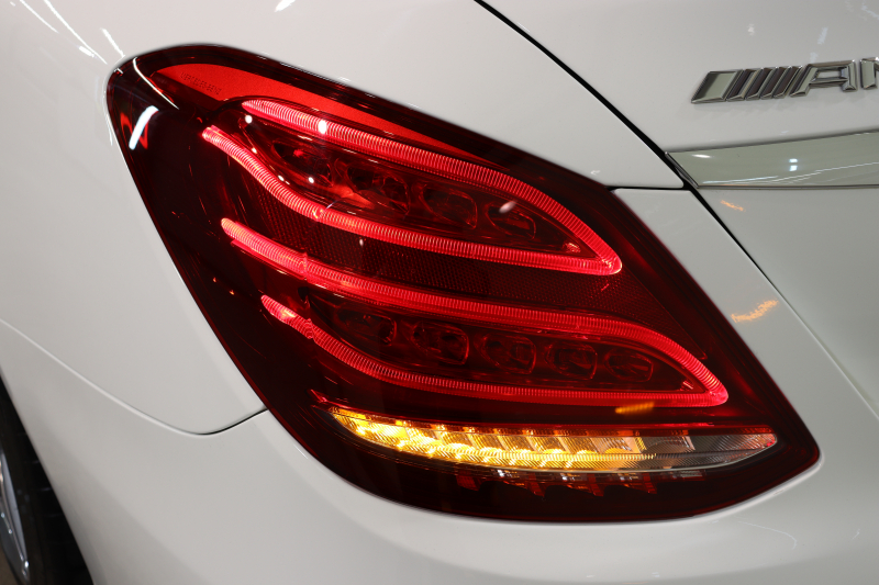 AMG Cクラス C63 ｴｸｽｸﾙｰｼﾌﾞ&ﾚｰﾀﾞｰｾｰﾌﾃｨPKG　ｷｰﾚｽｺﾞｰ 黒本革 ﾊﾟﾉﾗﾏSR ﾍｯﾄﾞｱｯﾌﾟD HDDﾅﾋﾞTV BT音楽 ﾌﾞﾙﾒｽﾀｰ ﾊﾞｯｸｶﾒﾗ PTS LEDﾗｲﾄ ﾊﾝｽﾞﾌﾘｰA AMG専用装備&ﾁｭｰﾆﾝｸﾞﾀﾞｲﾅﾐｯｸｾﾚｸﾄ　2年保証