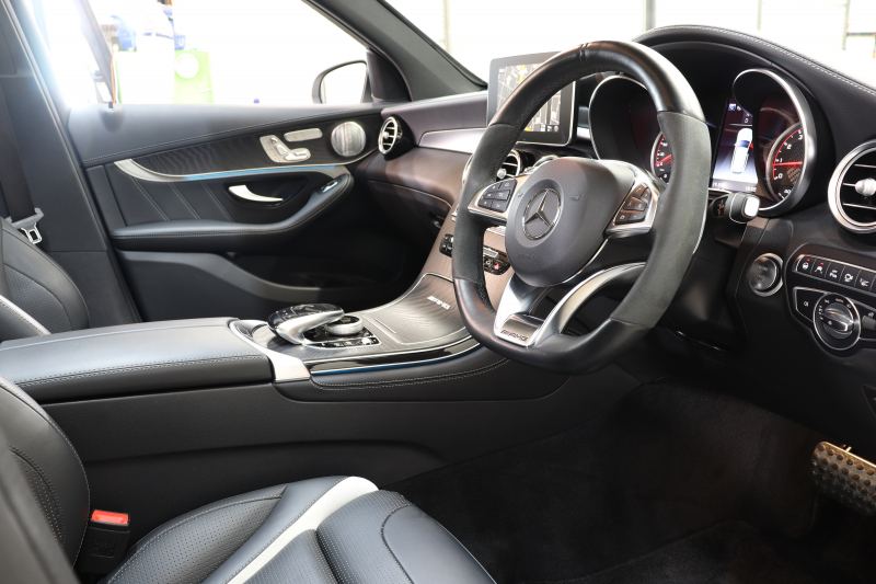 AMG GLC GLC63S 4MATIC+ AMGｶｰﾎﾞﾝｴｸｽﾃﾘｱﾚｰﾀﾞｰｾｰﾌﾃｨPKG　ｷｰﾚｽｺﾞｰ 黒本革 ﾊﾟﾉﾗﾏSR ﾍｯﾄﾞｱｯﾌﾟD HDDﾅﾋﾞTV BT音楽 ﾌﾞﾙﾒｽﾀｰ 360ｶﾒﾗ PTS LEDﾗｲﾄ ﾊﾝｽﾞﾌﾘｰA AMG専用装備&ﾁｭｰﾆﾝｸﾞ 9AT　2年保証