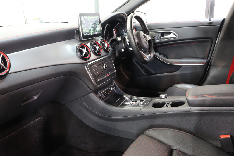 AMG CLAクラス CLA45 4MATIC ﾚｰﾀﾞｰｾｰﾌﾃｨPKG　中期 ｷｰﾚｽｺﾞｰ 黒本革 ﾊﾟﾉﾗﾏSR HDDﾅﾋﾞTV BT音楽 ﾊﾞｯｸｶﾒﾗ PTS ｷｾﾉﾝﾗｲﾄ AMG専用装備&ﾁｭｰﾆﾝｸﾞ 7AT　2年保証