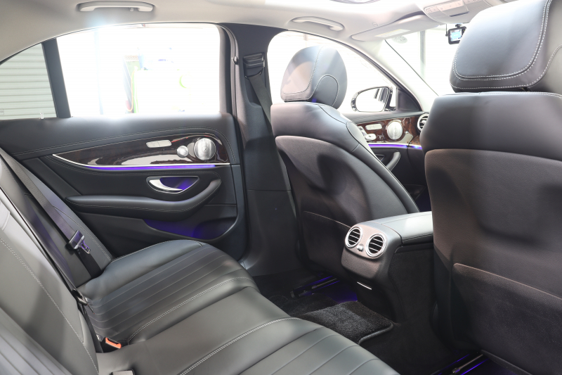 メルセデスベンツ Eクラス E400 4MATIC ｴｸｽｸﾙｰｼﾌﾞ ｴｸｽｸﾙｰｼﾌﾞ&ﾚｰﾀﾞｰｾｰﾌﾃｨPKG　ｷｰﾚｽｺﾞｰ 黒本革 ﾊﾟﾉﾗﾏSR HDDﾅﾋﾞTV ｽﾏﾎ連携 ﾌﾞﾙﾒｽﾀｰ 360ｶﾒﾗ PTS LEDﾗｲﾄ 自動ﾄﾗﾝｸ ﾊﾝｽﾞﾌﾘｰA 専用ｴｸｽﾃﾘｱ 9AT　2年保証