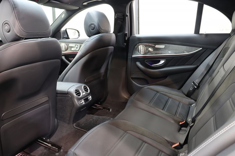 AMG Eクラス E53 4MATIC+ ｴｸｽｸﾙｰｼﾌﾞ&ﾚｰﾀﾞｰｾｰﾌﾃｨPKG　ISG搭載 後期 ｷｰﾚｽｺﾞｰ 黒本革 ﾍﾞﾝﾁﾚｰﾀｰ ﾊﾟﾉﾗﾏSR ﾍｯﾄﾞｱｯﾌﾟD MBUXﾅﾋﾞTV&ARﾅﾋﾞ ｽﾏﾎ連携 ﾌﾞﾙﾒｽﾀｰ 360ｶﾒﾗ PTS LEDﾗｲﾄ 自動ﾄﾗﾝｸ AMG専用装備&ﾁｭｰﾆﾝｸﾞ ﾜｲﾔﾚｽ充電 9AT　2年保証