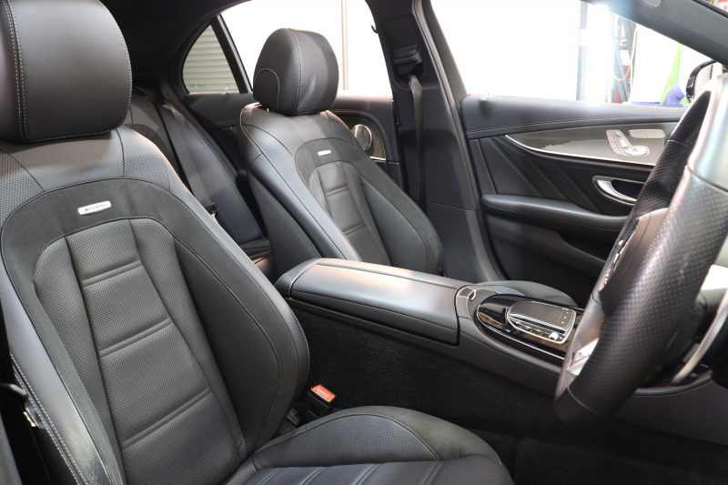 AMG Eクラス E53 4MATIC+ ｴｸｽｸﾙｰｼﾌﾞ&ﾚｰﾀﾞｰｾｰﾌﾃｨPKG　ISG搭載 後期 ｷｰﾚｽｺﾞｰ 黒本革 ﾍﾞﾝﾁﾚｰﾀｰ ﾊﾟﾉﾗﾏSR ﾍｯﾄﾞｱｯﾌﾟD MBUXﾅﾋﾞTV&ARﾅﾋﾞ ｽﾏﾎ連携 ﾌﾞﾙﾒｽﾀｰ 360ｶﾒﾗ PTS LEDﾗｲﾄ 自動ﾄﾗﾝｸ AMG専用装備&ﾁｭｰﾆﾝｸﾞ ﾜｲﾔﾚｽ充電 9AT　2年保証