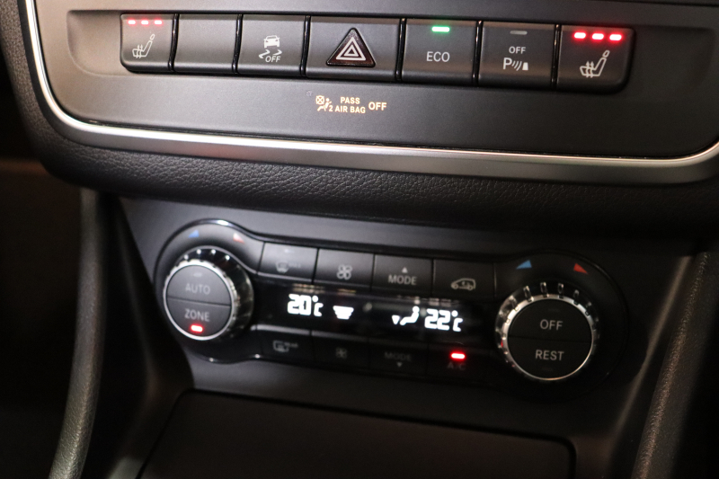 AMG GLA GLA45 4MATIC ｴﾃﾞｨｼｮﾝ1 ﾚｰﾀﾞｰｾｰﾌﾃｨPKG　300台限定車 専用黒本革 HDDﾅﾋﾞTV ﾊﾞｯｸｶﾒﾗ PTS ｷｾﾉﾝﾗｲﾄ 自動Rｹﾞｰﾄ AMG専用装備&ﾁｭｰﾆﾝｸﾞ 専用ｴｱﾛ&ﾃﾞｶｰﾙ 7AT　2年保証