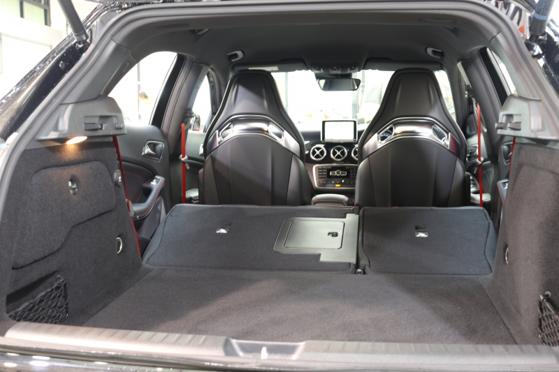 AMG GLA GLA45 4MATIC ｴﾃﾞｨｼｮﾝ1 ﾚｰﾀﾞｰｾｰﾌﾃｨPKG　300台限定車 専用黒本革 HDDﾅﾋﾞTV ﾊﾞｯｸｶﾒﾗ PTS ｷｾﾉﾝﾗｲﾄ 自動Rｹﾞｰﾄ AMG専用装備&ﾁｭｰﾆﾝｸﾞ 専用ｴｱﾛ&ﾃﾞｶｰﾙ 7AT　2年保証
