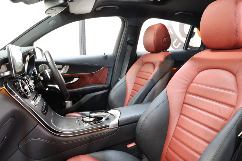 AMG GLCクーペ GLC43 4MATIC ｸｰﾍﾟ ﾚｻﾞｰｴｸｽｸﾙｰｼﾌﾞ&ﾅｲﾄ&ﾚｰﾀﾞｰｾｰﾌﾃｨPKG　ｷｰﾚｽｺﾞｰ 赤/黒本革 全席ｼｰﾄﾋｰﾀｰ ｻﾝﾙｰﾌ ﾍｯﾄﾞｱｯﾌﾟD 純正HDDﾅﾋﾞTV BT音楽 ﾌﾞﾙﾒｽﾀｰ 360ｶﾒﾗ LEDﾗｲﾄ ﾊﾝｽﾞﾌﾘｰA AMG専用装備&ﾁｭｰﾆﾝｸﾞ 9AT　2年保証