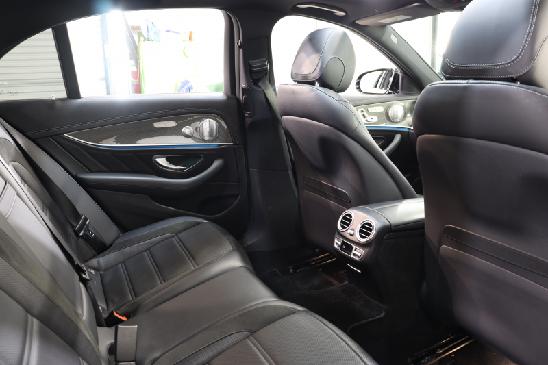 AMG Eクラス E53 4MATIC+ ｴｸｽｸﾙｰｼﾌﾞ&ﾚｰﾀﾞｰｾｰﾌﾃｨPKG　ISG搭載 後期 ｷｰﾚｽｺﾞｰ 黒本革 ﾍﾞﾝﾁﾚｰﾀｰ ﾊﾟﾉﾗﾏSR ﾍｯﾄﾞｱｯﾌﾟD MBUXﾅﾋﾞTV&ARﾅﾋﾞTV ｽﾏﾎ連携 ﾌﾞﾙﾒｽﾀｰ 360ｶﾒﾗ PTS LEDﾗｲﾄ 自動ﾄﾗﾝｸ AMG専用装備&ﾁｭｰﾆﾝｸﾞ ﾜｲﾔﾚｽ充電 9AT　2年保証