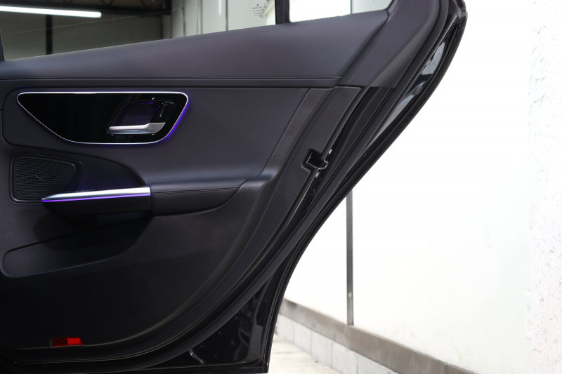 メルセデスベンツ Cクラス C220dｽﾃｰｼｮﾝﾜｺﾞﾝ AVG AMGﾗｲﾝ ﾚｻﾞｰｴｸｽｸﾙｰｼﾌﾞ&ﾍﾞｰｼｯｸ&ﾚｰﾀﾞｰｾｰﾌﾃｨPKG　ISG搭載 ｷｰﾚｽｺﾞｰ 黒本革 ﾊﾟﾉﾗﾏSR ﾍｯﾄﾞｱｯﾌﾟD MBUXﾅﾋﾞTV ｽﾏﾎ連携 360ｶﾒﾗ PTS LEDﾗｲﾄ 自動Rｹﾞｰﾄ AMGｴｱﾛ&18AW 9AT　2年保証