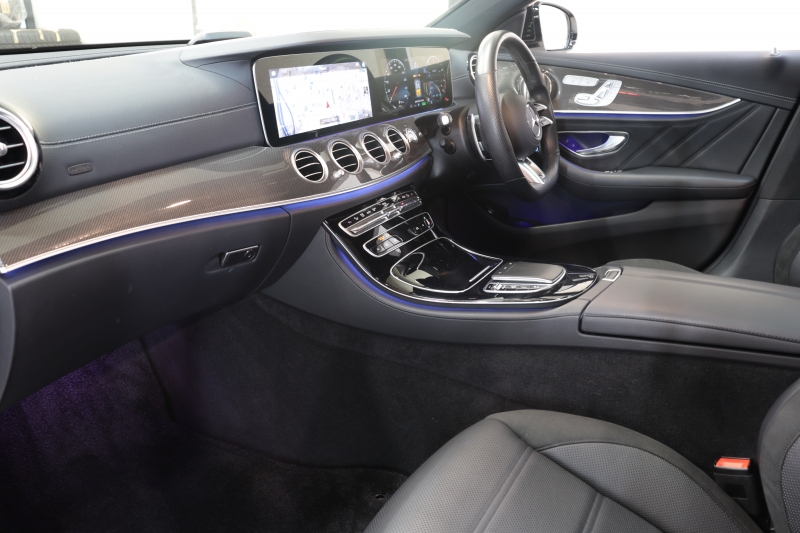 AMG Eクラス E53 4MATIC+ ｴｸｽｸﾙｰｼﾌﾞ&ﾚｰﾀﾞｰｾｰﾌﾃｨPKG　ISG搭載 後期 ｷｰﾚｽｺﾞｰ 黒本革 ﾍﾞﾝﾁﾚｰﾀｰ ﾊﾟﾉﾗﾏSR ﾍｯﾄﾞｱｯﾌﾟD MBUXﾅﾋﾞTV&ARﾅﾋﾞ&ARﾅﾋﾞ ｽﾏﾎ連携 ﾌﾞﾙﾒｽﾀｰ 360ｶﾒﾗ PTS LEDﾗｲﾄ 自動ﾄﾗﾝｸ AMG専用装備&ﾁｭｰﾆﾝｸﾞ ﾜｲﾔﾚｽ充電 9AT　2年保証