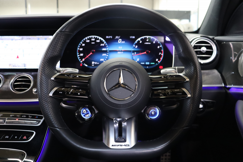 AMG Eクラス E53 4MATIC+ ｴｸｽｸﾙｰｼﾌﾞ&ﾚｰﾀﾞｰｾｰﾌﾃｨPKG　ISG搭載 後期 ｷｰﾚｽｺﾞｰ 黒本革 ﾍﾞﾝﾁﾚｰﾀｰ ﾊﾟﾉﾗﾏSR ﾍｯﾄﾞｱｯﾌﾟD MBUXﾅﾋﾞTV&ARﾅﾋﾞ&ARﾅﾋﾞ ｽﾏﾎ連携 ﾌﾞﾙﾒｽﾀｰ 360ｶﾒﾗ PTS LEDﾗｲﾄ 自動ﾄﾗﾝｸ AMG専用装備&ﾁｭｰﾆﾝｸﾞ ﾜｲﾔﾚｽ充電 9AT　2年保証
