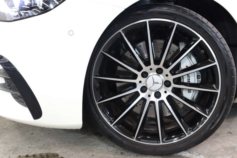 AMG Eクラス E53 4MATIC+ ｴｸｽｸﾙｰｼﾌﾞ&ﾚｰﾀﾞｰｾｰﾌﾃｨPKG　ISG搭載 後期 ｷｰﾚｽｺﾞｰ 黒本革 ﾍﾞﾝﾁﾚｰﾀｰ ﾊﾟﾉﾗﾏSR ﾍｯﾄﾞｱｯﾌﾟD MBUXﾅﾋﾞTV&ARﾅﾋﾞ&ARﾅﾋﾞ ｽﾏﾎ連携 ﾌﾞﾙﾒｽﾀｰ 360ｶﾒﾗ PTS LEDﾗｲﾄ 自動ﾄﾗﾝｸ AMG専用装備&ﾁｭｰﾆﾝｸﾞ ﾜｲﾔﾚｽ充電 9AT　2年保証