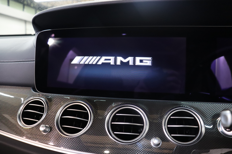 AMG Eクラス E53 4MATIC+ ｴｸｽｸﾙｰｼﾌﾞ&ﾚｰﾀﾞｰｾｰﾌﾃｨPKG　ISG搭載 後期 ｷｰﾚｽｺﾞｰ 黒本革 ﾍﾞﾝﾁﾚｰﾀｰ ﾊﾟﾉﾗﾏSR ﾍｯﾄﾞｱｯﾌﾟD MBUXﾅﾋﾞTV&ARﾅﾋﾞ&ARﾅﾋﾞ ｽﾏﾎ連携 ﾌﾞﾙﾒｽﾀｰ 360ｶﾒﾗ PTS LEDﾗｲﾄ 自動ﾄﾗﾝｸ AMG専用装備&ﾁｭｰﾆﾝｸﾞ ﾜｲﾔﾚｽ充電 9AT　2年保証