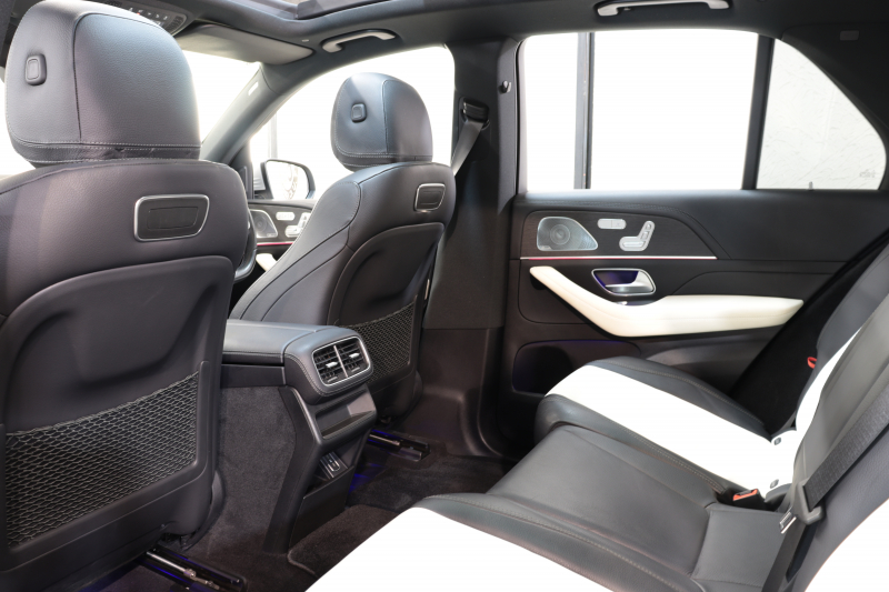 メルセデスベンツ GLE GLE400d 4MATIC ｽﾎﾟｰﾂ ﾚｻﾞｰｴｸｽｸﾙｰｼﾌﾞ&ﾚｰﾀﾞｰｾｰﾌﾃｨPKG　MEｺﾈｸﾄ ｷｰﾚｽｺﾞｰ 黒/白本革 ﾍﾞﾝﾁﾚｰﾀｰ ﾊﾟﾉﾗﾏSR HUD MBUXﾅﾋﾞTV BT音楽 ﾌﾞﾙﾒｽﾀｰ 360ｶﾒﾗ PTS LEDﾗｲﾄ ﾊﾝｽﾞﾌﾘｰA AMGｴｱﾛ&20AW ﾜｲﾔﾚｽ充電 ｴｱｻｽ 9AT　2年保証