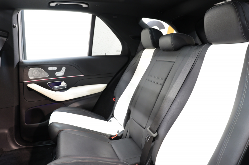 メルセデスベンツ GLE GLE400d 4MATIC ｽﾎﾟｰﾂ ﾚｻﾞｰｴｸｽｸﾙｰｼﾌﾞ&ﾚｰﾀﾞｰｾｰﾌﾃｨPKG　MEｺﾈｸﾄ ｷｰﾚｽｺﾞｰ 黒/白本革 ﾍﾞﾝﾁﾚｰﾀｰ ﾊﾟﾉﾗﾏSR HUD MBUXﾅﾋﾞTV BT音楽 ﾌﾞﾙﾒｽﾀｰ 360ｶﾒﾗ PTS LEDﾗｲﾄ ﾊﾝｽﾞﾌﾘｰA AMGｴｱﾛ&20AW ﾜｲﾔﾚｽ充電 ｴｱｻｽ 9AT　2年保証