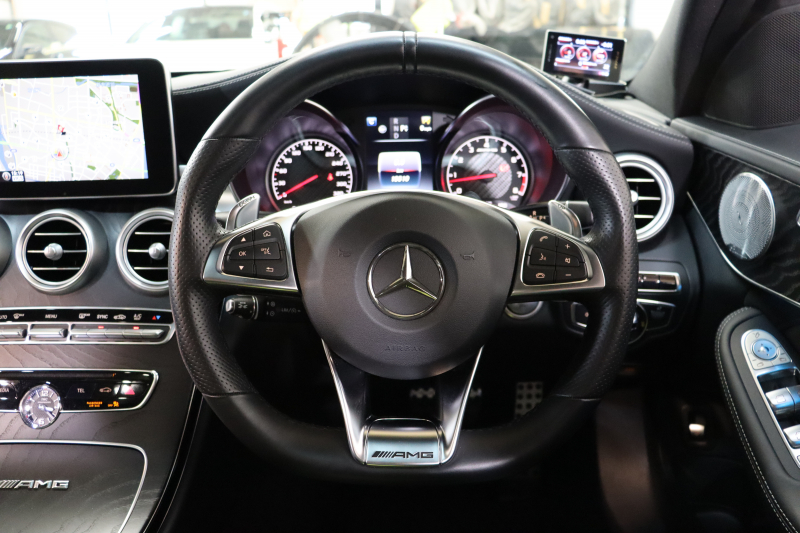 AMG Cクラス C63 ｴｸｽｸﾙｰｼﾌﾞ&ﾚｰﾀﾞｰｾｰﾌﾃｨPKG　ｷｰﾚｽｺﾞｰ 黒本革 ﾊﾟﾉﾗﾏSR ﾍｯﾄﾞｱｯﾌﾟD HDDﾅﾋﾞTV BT音楽 ﾌﾞﾙﾒｽﾀｰ ﾊﾞｯｸｶﾒﾗ PTS LEDﾗｲﾄ ﾊﾝｽﾞﾌﾘｰA AMG専用装備&ﾁｭｰﾆﾝｸﾞﾀﾞｲﾅﾐｯｸｾﾚｸﾄ　2年保証
