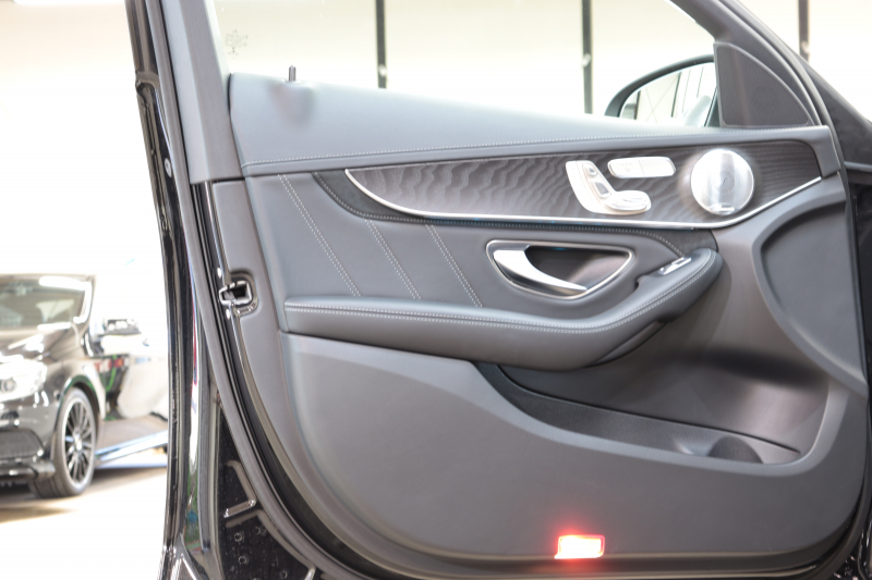 AMG Cクラス C63 ｴｸｽｸﾙｰｼﾌﾞ&ﾚｰﾀﾞｰｾｰﾌﾃｨPKG　ｷｰﾚｽｺﾞｰ 黒本革 ﾊﾟﾉﾗﾏSR ﾍｯﾄﾞｱｯﾌﾟD HDDﾅﾋﾞTV BT音楽 ﾌﾞﾙﾒｽﾀｰ ﾊﾞｯｸｶﾒﾗ PTS LEDﾗｲﾄ ﾊﾝｽﾞﾌﾘｰA AMG専用装備&ﾁｭｰﾆﾝｸﾞﾀﾞｲﾅﾐｯｸｾﾚｸﾄ　2年保証