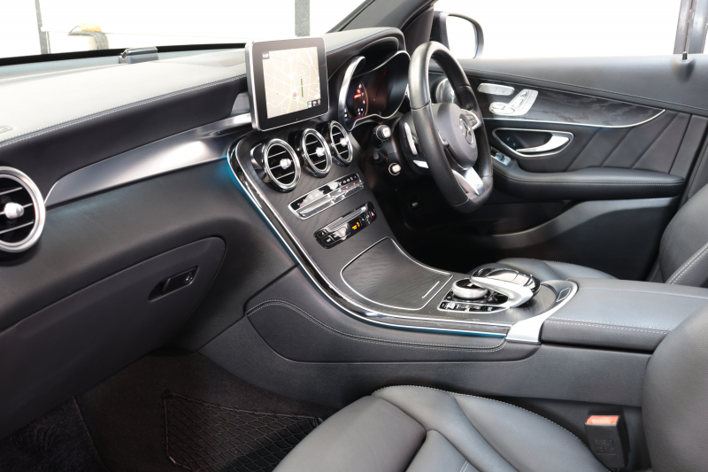 メルセデスベンツ GLC GLC250 4MATIC ｽﾎﾟｰﾂ 本革仕様 ﾚｰﾀﾞｰｾｰﾌﾃｨPKG　ｷｰﾚｽｺﾞｰ 黒本革 ﾊﾟﾉﾗﾏSR ﾍｯﾄﾞｱｯﾌﾟD 純正HDDﾅﾋﾞTV BT音楽 ﾌﾞﾙﾒｽﾀｰ 360ｶﾒﾗ PTS LEDﾗｲﾄ 自動Rｹﾞｰﾄ ﾊﾝｽﾞﾌﾘｰA AMGｴｱﾛ&19AW ｴｱｻｽ 9AT　2年保証
