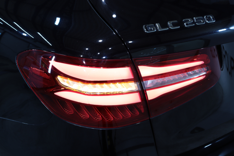 メルセデスベンツ GLC GLC250 4MATIC ｽﾎﾟｰﾂ 本革仕様 ﾚｰﾀﾞｰｾｰﾌﾃｨPKG　ｷｰﾚｽｺﾞｰ 黒本革 ﾊﾟﾉﾗﾏSR ﾍｯﾄﾞｱｯﾌﾟD 純正HDDﾅﾋﾞTV BT音楽 ﾌﾞﾙﾒｽﾀｰ 360ｶﾒﾗ PTS LEDﾗｲﾄ 自動Rｹﾞｰﾄ ﾊﾝｽﾞﾌﾘｰA AMGｴｱﾛ&19AW ｴｱｻｽ 9AT　2年保証