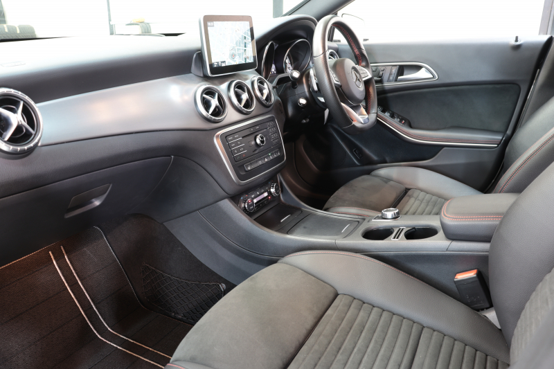 メルセデスベンツ CLAクラス CLA180ｼｭｰﾃｨﾝｸﾞﾌﾞﾚｰｸ ｽﾎﾟｰﾂ ﾚｰﾀﾞｰｾｰﾌﾃｨPKG　中期 ｷｰﾚｽｺﾞｰ ﾌﾞﾗｯｸﾚｻﾞｰDINAMICAｼｰﾄ ｼｰﾄﾋｰﾀｰ HDDﾅﾋﾞTV ｽﾏﾎ連携 ﾊﾞｯｸｶﾒﾗ PTS ｷｾﾉﾝﾗｲﾄ 自動Rｹﾞｰﾄ AMGｴｱﾛ&18AW ﾀﾞｲﾅﾐｯｸS 7AT　2年保証