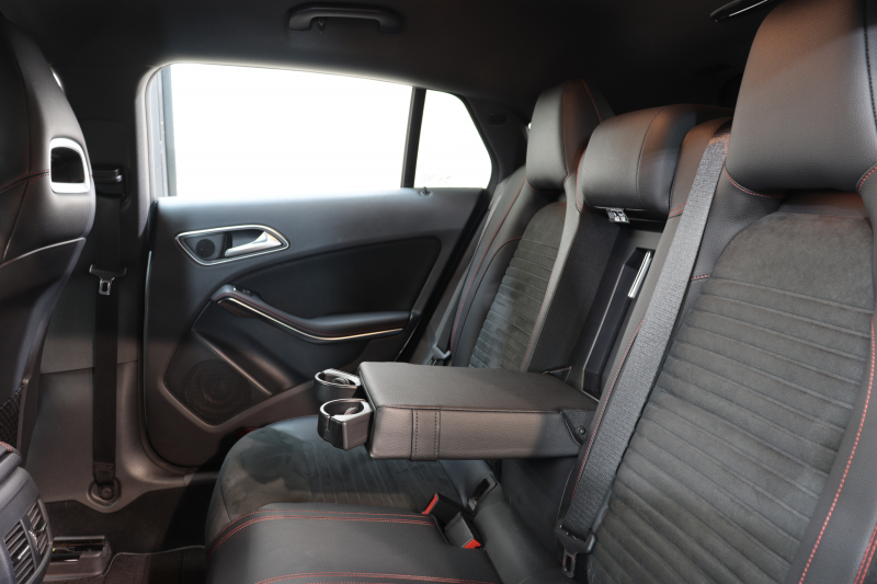 メルセデスベンツ CLAクラス CLA180ｼｭｰﾃｨﾝｸﾞﾌﾞﾚｰｸ ｽﾎﾟｰﾂ ﾚｰﾀﾞｰｾｰﾌﾃｨPKG　中期 ｷｰﾚｽｺﾞｰ ﾌﾞﾗｯｸﾚｻﾞｰDINAMICAｼｰﾄ ｼｰﾄﾋｰﾀｰ HDDﾅﾋﾞTV ｽﾏﾎ連携 ﾊﾞｯｸｶﾒﾗ PTS ｷｾﾉﾝﾗｲﾄ 自動Rｹﾞｰﾄ AMGｴｱﾛ&18AW ﾀﾞｲﾅﾐｯｸS 7AT　2年保証