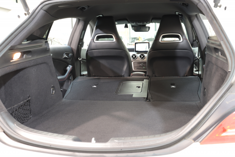 メルセデスベンツ CLAクラス CLA180ｼｭｰﾃｨﾝｸﾞﾌﾞﾚｰｸ ｽﾎﾟｰﾂ ﾚｰﾀﾞｰｾｰﾌﾃｨPKG　中期 ｷｰﾚｽｺﾞｰ ﾌﾞﾗｯｸﾚｻﾞｰDINAMICAｼｰﾄ ｼｰﾄﾋｰﾀｰ HDDﾅﾋﾞTV ｽﾏﾎ連携 ﾊﾞｯｸｶﾒﾗ PTS ｷｾﾉﾝﾗｲﾄ 自動Rｹﾞｰﾄ AMGｴｱﾛ&18AW ﾀﾞｲﾅﾐｯｸS 7AT　2年保証