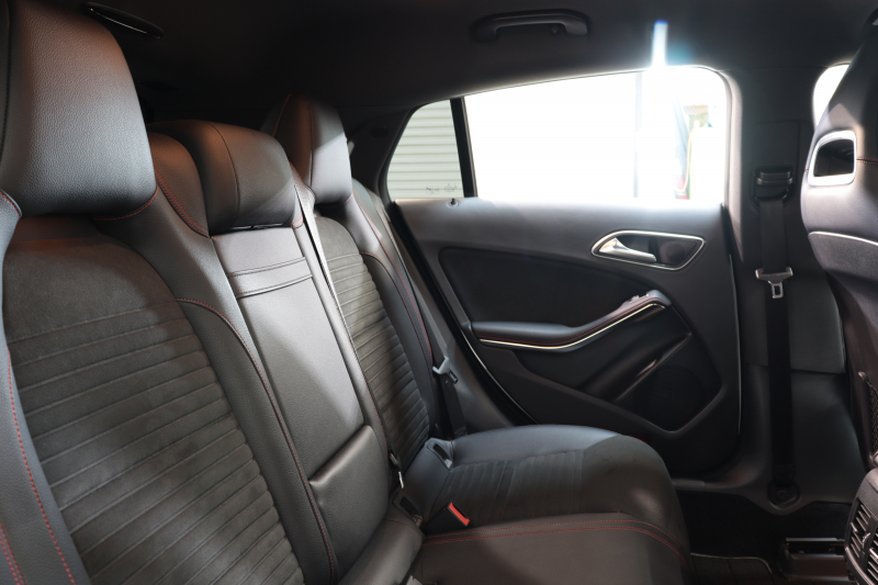 メルセデスベンツ CLAクラス CLA180ｼｭｰﾃｨﾝｸﾞﾌﾞﾚｰｸ ｽﾎﾟｰﾂ ﾚｰﾀﾞｰｾｰﾌﾃｨPKG　中期 ｷｰﾚｽｺﾞｰ ﾌﾞﾗｯｸﾚｻﾞｰDINAMICAｼｰﾄ ｼｰﾄﾋｰﾀｰ HDDﾅﾋﾞTV ｽﾏﾎ連携 ﾊﾞｯｸｶﾒﾗ PTS ｷｾﾉﾝﾗｲﾄ 自動Rｹﾞｰﾄ AMGｴｱﾛ&18AW ﾀﾞｲﾅﾐｯｸS 7AT　2年保証