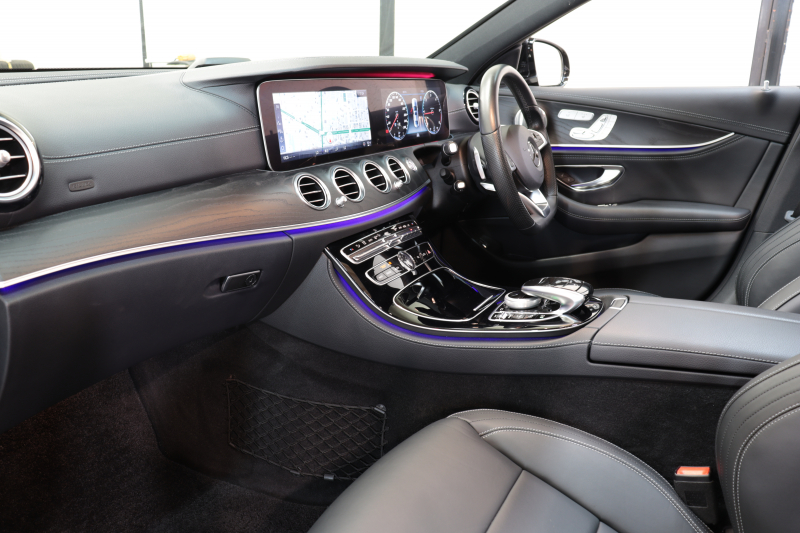 メルセデスベンツ Eクラス E220d AVG ｽﾎﾟｰﾂ ﾚｻﾞｰｴｸｽｸﾙｰｼﾌﾞ&ﾚｰﾀﾞｰｾｰﾌﾃｨPKG　ｷｰﾚｽｺﾞｰ 黒本革 ｼｰﾄﾋｰﾀｰ ﾊﾟﾉﾗﾏSR ﾍｯﾄﾞｱｯﾌﾟD HDDﾅﾋﾞTV ｽﾏﾎ連携 360ｶﾒﾗ PTS LEDﾗｲﾄ 自動ﾄﾗﾝｸ AMGｴｱﾛ&19AW ﾀﾞｲﾅﾐｯｸS 9AT　2年保証