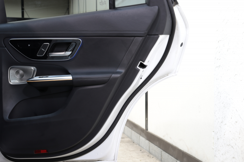 メルセデスベンツ GLCクーペ GLC220d 4MATIC ｸｰﾍﾟ AMGﾗｲﾝ&ﾄﾞﾗｲﾊﾞｰｽﾞ&ﾚｻﾞｰｴｸｽｸﾙｰｼﾌﾞ&ﾚｰﾀﾞｰｾｰﾌﾃｨPKG　ISG搭載 現行 ｷｰﾚｽｺﾞｰ 黒本革 ﾊﾟﾉﾗﾏSR MBUXﾅﾋﾞTV&ARﾅﾋﾞ ｽﾏﾎ連携 ﾌﾞﾙﾒｽﾀｰ 360ｶﾒﾗ PTS LEDﾗｲﾄ ﾊﾝｽﾞﾌﾘｰA AMGｴｱﾛ&20AW ｴｱｻｽ ﾘｱｱｸｽﾙｽﾃｱ 9AT　2年保証