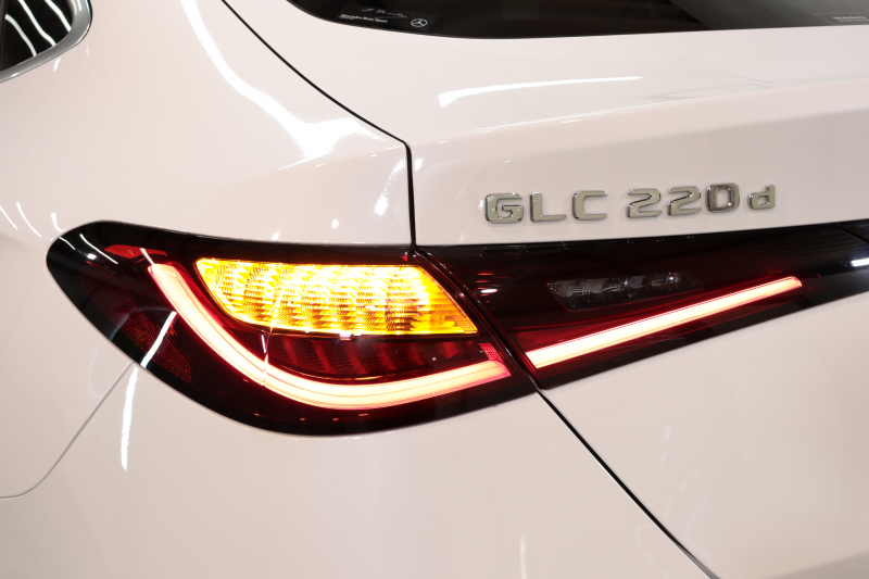 メルセデスベンツ GLCクーペ GLC220d 4MATIC ｸｰﾍﾟ AMGﾗｲﾝ&ﾄﾞﾗｲﾊﾞｰｽﾞ&ﾚｻﾞｰｴｸｽｸﾙｰｼﾌﾞ&ﾚｰﾀﾞｰｾｰﾌﾃｨPKG　ISG搭載 現行 ｷｰﾚｽｺﾞｰ 黒本革 ﾊﾟﾉﾗﾏSR MBUXﾅﾋﾞTV&ARﾅﾋﾞ ｽﾏﾎ連携 ﾌﾞﾙﾒｽﾀｰ 360ｶﾒﾗ PTS LEDﾗｲﾄ ﾊﾝｽﾞﾌﾘｰA AMGｴｱﾛ&20AW ｴｱｻｽ ﾘｱｱｸｽﾙｽﾃｱ 9AT　2年保証