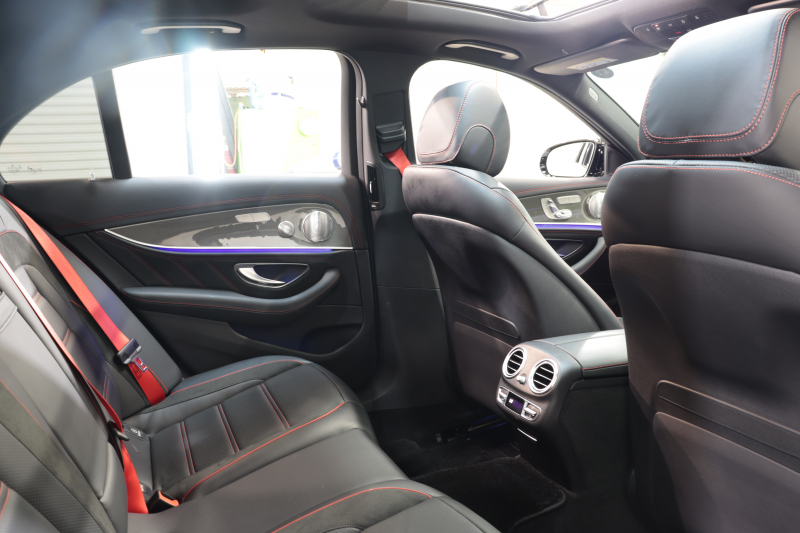 AMG Eクラス E53 4MATIC ｴｸｽｸﾙｰｼﾌﾞ&ﾚｰﾀﾞｰｾｰﾌﾃｨPKG　中期 ISG搭載 ｷｰﾚｽｺﾞｰ 黒本革 ﾍﾞﾝﾁﾚｰﾀｰ ﾏｯｻｰｼﾞ機能 ﾊﾟﾉﾗﾏSR ﾍｯﾄﾞｱｯﾌﾟD 純正ﾅﾋﾞTV ｽﾏﾎ連携 ﾌﾞﾙﾒｽﾀｰ 360ｶﾒﾗ PTS LEDﾗｲﾄ ﾊﾝｽﾞﾌﾘｰA AMGﾗｲﾄﾞｺﾝﾄﾛｰﾙ+ｴｱｻｽ 9AT　2年保証