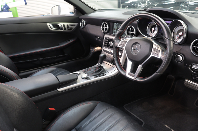 メルセデスベンツ SLKクラス SLK200 ｴｸｽｸﾙｰｼﾌﾞ AMGｽﾎﾟｰﾂ&ﾚｰﾀﾞｰｾｰﾌﾃｨPKG　中期 1ｵｰﾅｰ 黒本革 ｴｱｽｶｰﾌ ﾏｼﾞｯｸｽｶｲR HDDﾅﾋﾞTV BT音楽 PTS DSRC ｷｾﾉﾝ AMGｴｱﾛ&18AW ｴｱｶﾞｲﾄﾞ ﾊﾟﾄﾞﾙｼﾌﾄ 7AT　2年保証