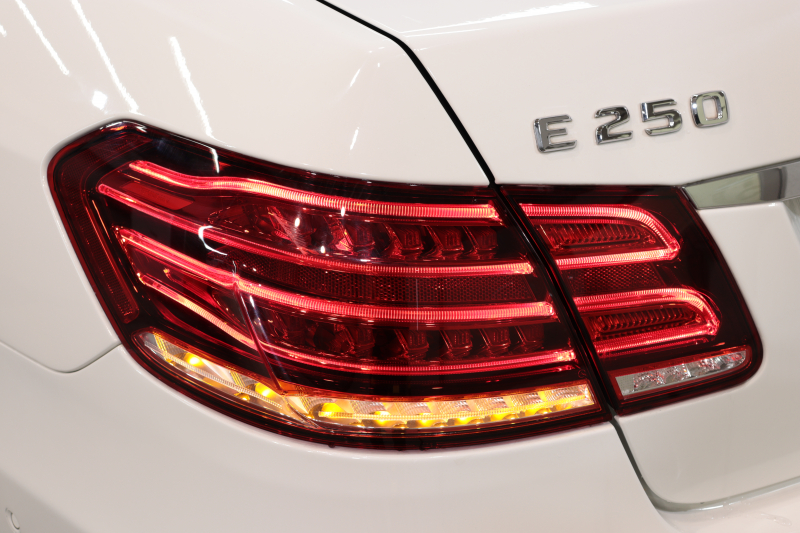 メルセデスベンツ Eクラス E250 AMGｽﾎﾟｰﾂ&ﾚｰﾀﾞｰｾｰﾌﾃｨPKG　後期 ｷｰﾚｽｺﾞｰ 黒本革 全席ｼｰﾄﾋｰﾀｰ ﾊﾟﾉﾗﾏSR HDDﾅﾋﾞTV BT音楽 ﾊﾞｯｸｶﾒﾗ PTS DSRC LEDﾗｲﾄ AMGｴｱﾛ&18AW　2年保証