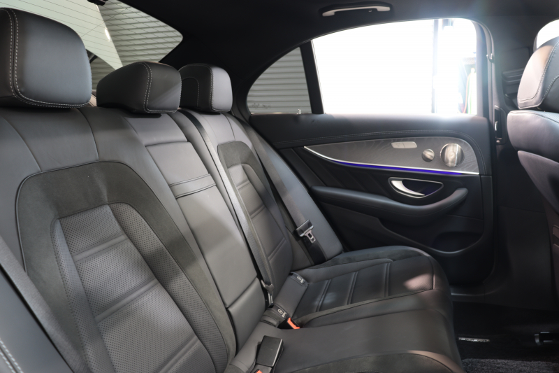 AMG Eクラス E53 4MATIC+ ｴｸｽｸﾙｰｼﾌﾞ&ﾚｰﾀﾞｰｾｰﾌﾃｨPKG　ISG搭載 後期 1ｵｰﾅｰ ｷｰﾚｽｺﾞｰ 黒本革 ﾍﾞﾝﾁﾚｰﾀｰ ﾊﾟﾉﾗﾏSR ﾍｯﾄﾞｱｯﾌﾟD MBUXﾅﾋﾞTV&ARﾅﾋﾞ ｽﾏﾎ連携 ﾌﾞﾙﾒｽﾀｰ 360ｶﾒﾗ PTS LEDﾗｲﾄ 自動ﾄﾗﾝｸ AMG専用装備&ﾁｭｰﾆﾝｸﾞ ﾜｲﾔﾚｽ充電 ｴｱｻｽ 9AT　2年保証