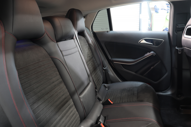メルセデスベンツ CLAクラス CLA180ｼｭｰﾃｨﾝｸﾞﾌﾞﾚｰｸ AMGｽﾀｲﾙ AMGﾌﾟﾚﾐｱﾑ&ﾚｰﾀﾞｰｾｰﾌﾃｨPKG　後期 ｷｰﾚｽｺﾞｰ ﾚｻﾞｰDINAMICAｼｰﾄ ｼｰﾄﾋｰﾀｰ ﾊﾟﾉﾗﾏSR HDDﾅﾋﾞTV ｽﾏﾎ連携 harman/kardon Bｶﾒﾗ PTS DSRC LEDﾗｲﾄ 自動Rｹﾞｰﾄ AMGｴｱﾛ&18AW 7AT　2年保証