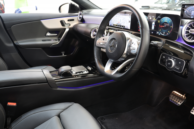 メルセデスベンツ CLAクラス CLA200d ｼｭｰﾃｨﾝｸﾞﾌﾞﾚｰｸ AMGﾗｲﾝ ﾚｻﾞｰｴｸｽｸﾙｰｼﾌﾞ&ｱﾄﾞﾊﾞﾝｽﾄﾞ&ﾅﾋﾞｹﾞｰｼｮﾝ&ﾚｰﾀﾞｰｾｰﾌﾃｨPKG　ｷｰﾚｽｺﾞｰ 灰/黒本革 ﾊﾟﾉﾗﾏSR HUD MBUXﾅﾋﾞTV BT音楽 ｱﾄﾞﾊﾞﾝｽﾄﾞｻｳﾝﾄﾞ 360ｶﾒﾗ PTS LEDﾗｲﾄ AMGｴｱﾛ&18AW ﾜｲﾔﾚｽ充電 8AT　2年保証