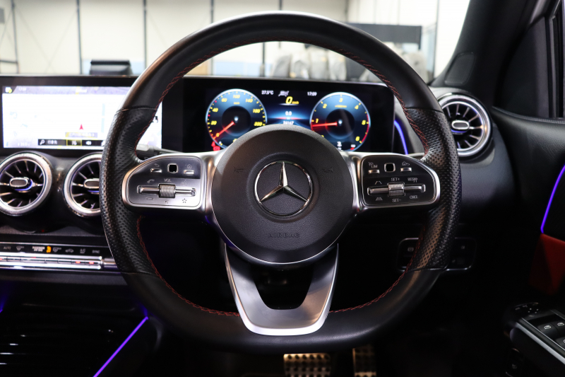 メルセデスベンツ GLB GLB200d 4MATIC AMGﾗｲﾝ AMGﾚｻﾞｰｴｸｽｸﾙｰｼﾌﾞ&ﾚｰﾀﾞｰｾｰﾌﾃｨPKG　MEｺﾈｸﾄ ｷｰﾚｽｺﾞｰ 赤/黒本革 MBUXﾅﾋﾞTV BT音楽 360ｶﾒﾗ PTS LEDﾗｲﾄ 自動Rｹﾞｰﾄ AMGｴｱﾛ&19AW ﾀﾞｲﾅﾐｯｸｾﾚｸﾄ 8AT　2年保証
