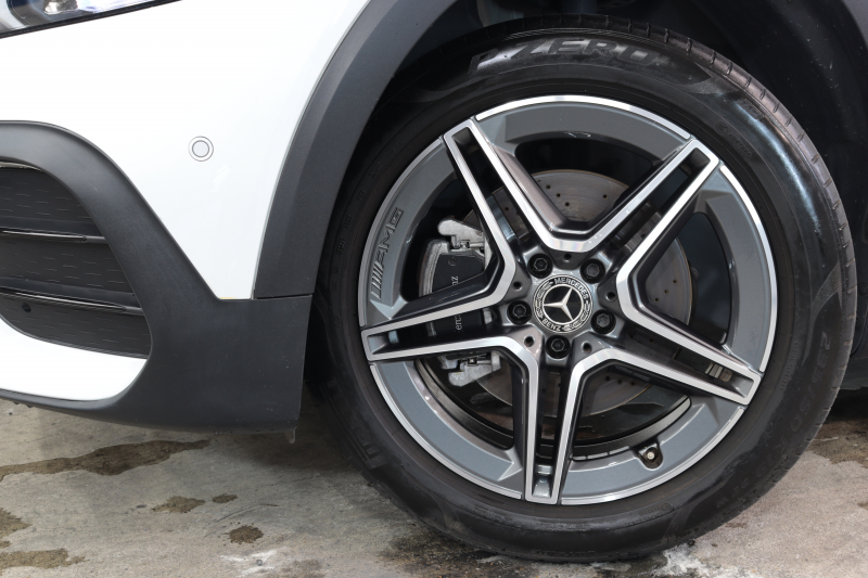 メルセデスベンツ GLB GLB200d 4MATIC AMGﾗｲﾝ AMGﾚｻﾞｰｴｸｽｸﾙｰｼﾌﾞ&ﾚｰﾀﾞｰｾｰﾌﾃｨPKG　MEｺﾈｸﾄ ｷｰﾚｽｺﾞｰ 赤/黒本革 MBUXﾅﾋﾞTV BT音楽 360ｶﾒﾗ PTS LEDﾗｲﾄ 自動Rｹﾞｰﾄ AMGｴｱﾛ&19AW ﾀﾞｲﾅﾐｯｸｾﾚｸﾄ 8AT　2年保証