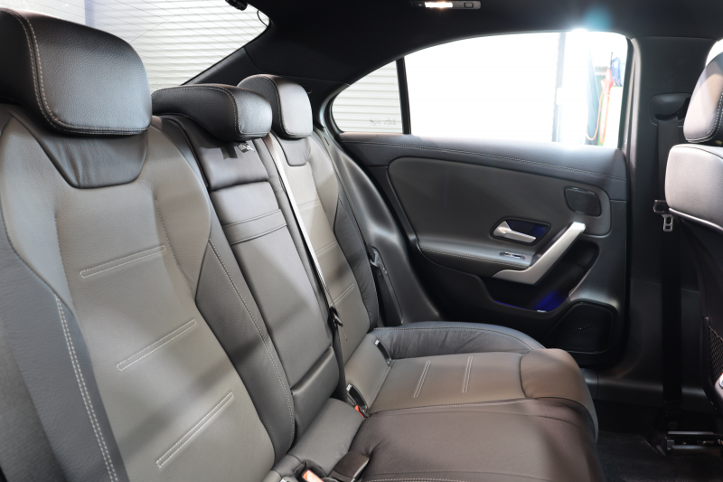 メルセデスベンツ Aクラス A250 4MATIC ｾﾀﾞﾝ AMGﾗｲﾝ ﾚｻﾞｰｴｸｽｸﾙｰｼﾌﾞ&ｱﾄﾞﾊﾞﾝｽﾄﾞ&ﾅﾋﾞｹﾞｰｼｮﾝ&ﾚｰﾀﾞｰｾｰﾌﾃｨPKG　ｷｰﾚｽｺﾞｰ 灰/黒本革 ﾊﾟﾉﾗﾏSR HUD MBUXﾅﾋﾞTV BT音楽 ｱﾄﾞﾊﾞﾝｽﾄﾞｻｳﾝﾄﾞ 360ｶﾒﾗ PTS LEDﾗｲﾄ AMGｴｱﾛ&18AW ﾜｲﾔﾚｽ充電 希少色ﾏｳﾝﾃﾝｸﾞﾚｰ　2年保証